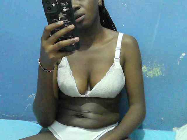 Mystiq-Ella webcam