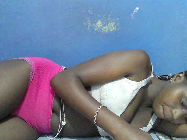 Mystiq-Ella webcam