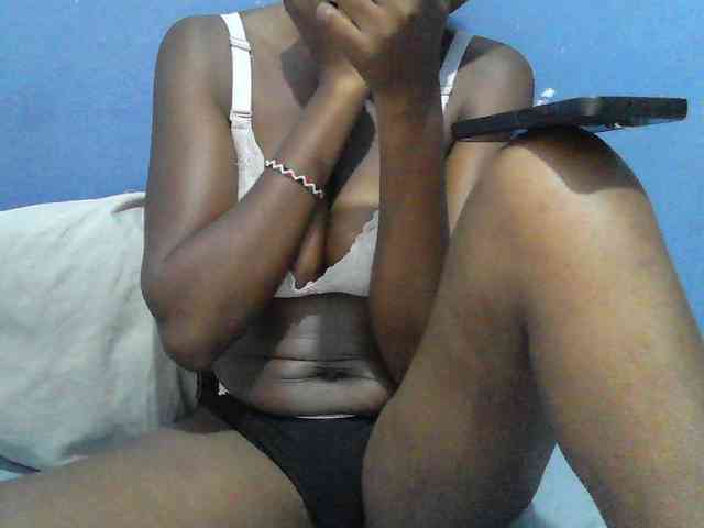 Mystiq-Ella webcam