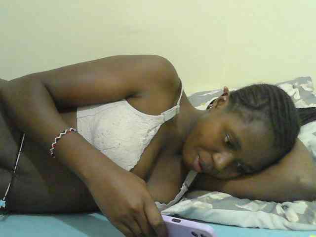 Mystiq-Ella webcam