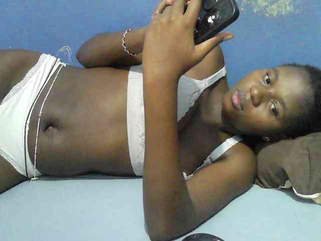 Mystiq-Ella webcam