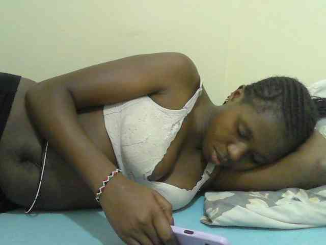 Mystiq-Ella webcam