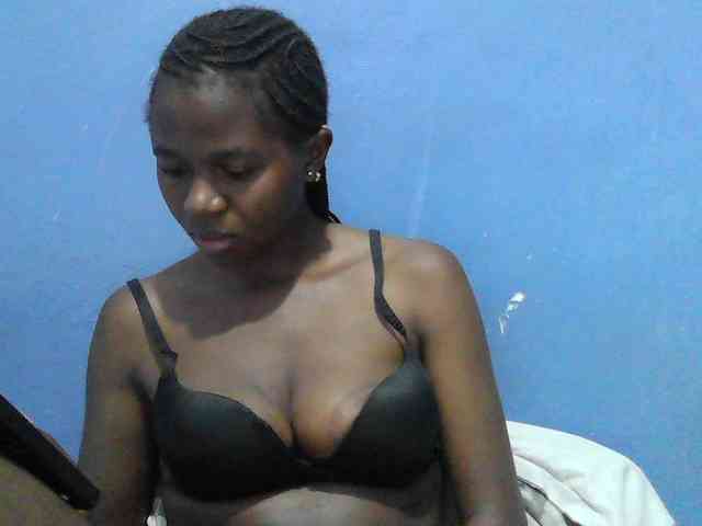 Mystiq-Ella webcam