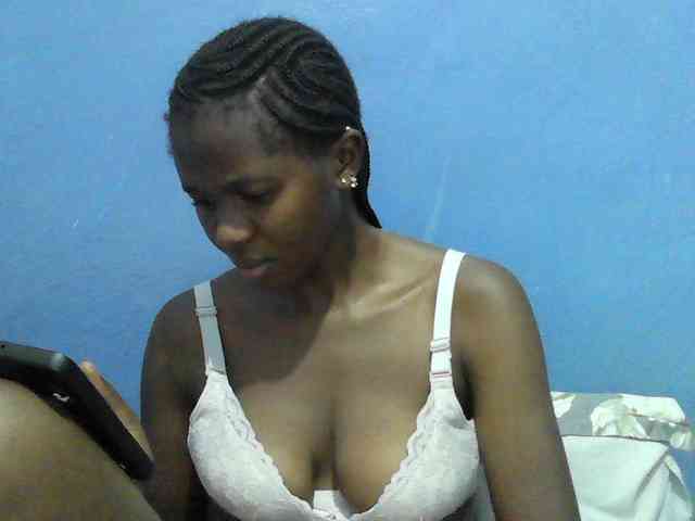 Mystiq-Ella webcam