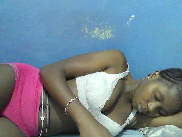 Mystiq-Ella webcam