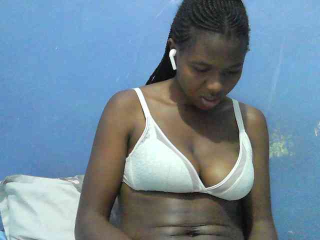 Mystiq-Ella webcam