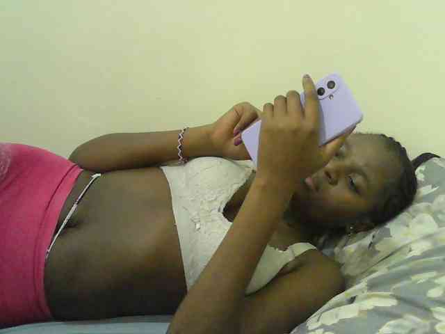 Mystiq-Ella webcam