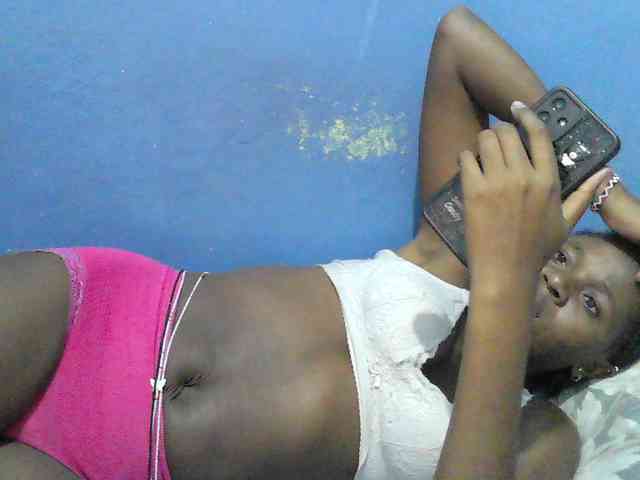 Mystiq-Ella webcam