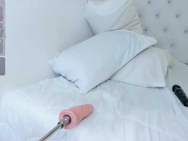 kittybluuee live cam on BongaCams