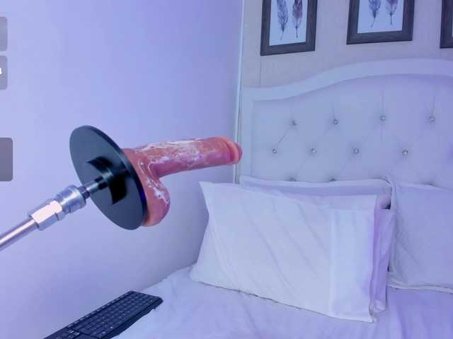 kittybluuee live cam on BongaCams