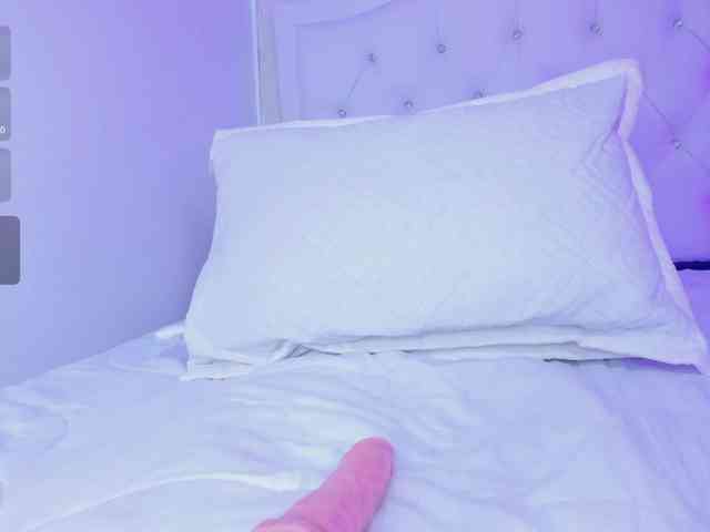 kittybluuee Live Webcam on BongaCams