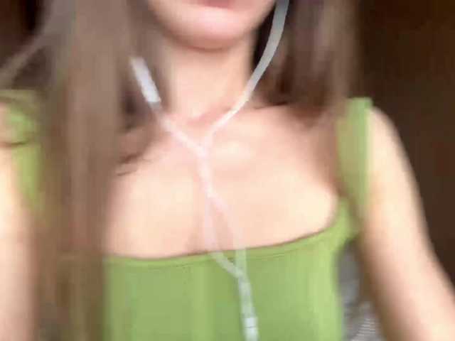 BlondellFriot live cam on BongaCams