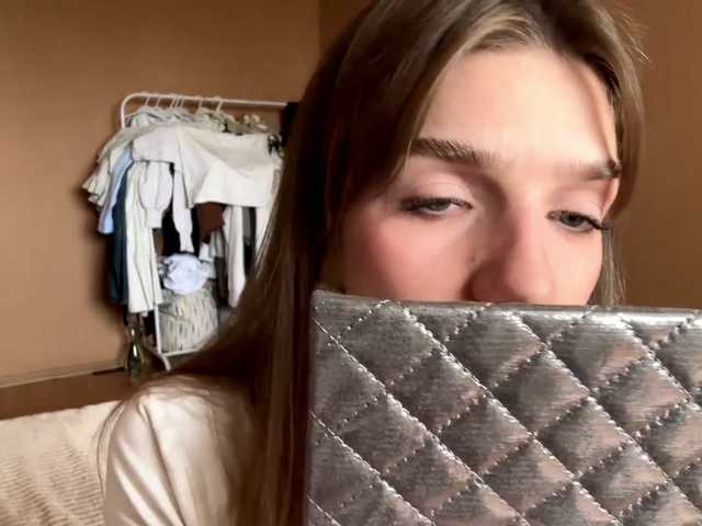 BlondellFriot live cam on BongaCams