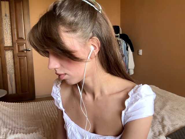 BlondellFriot live cam on BongaCams