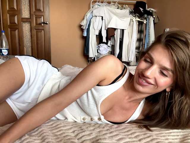 BlondellFriot live cam on BongaCams