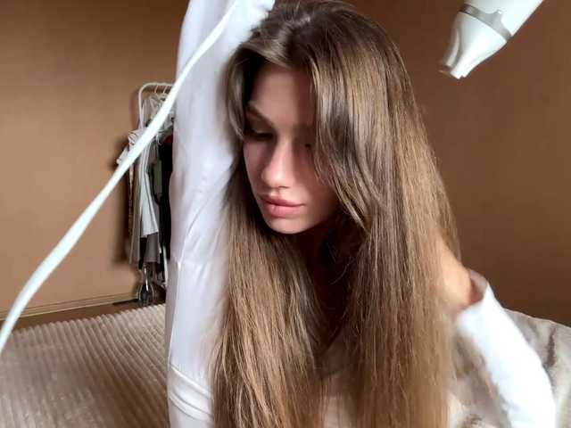 BlondellFriot live cam on BongaCams