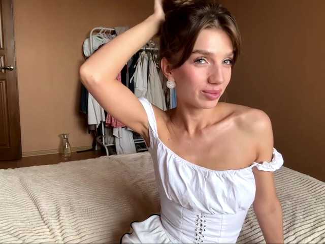 BlondellFriot live cam on BongaCams
