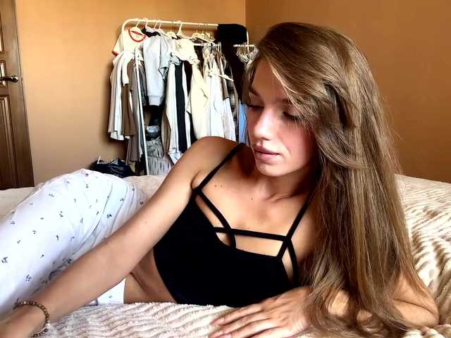 BlondellFriot live cam on BongaCams