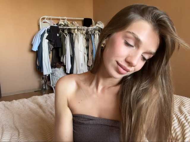 BlondellFriot live cam on BongaCams