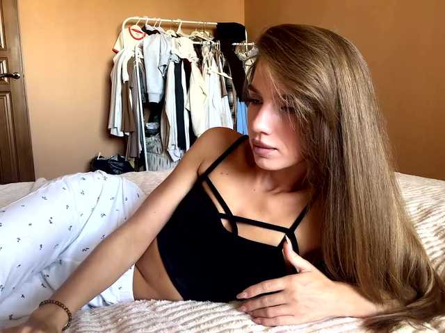 BlondellFriot live cam on BongaCams