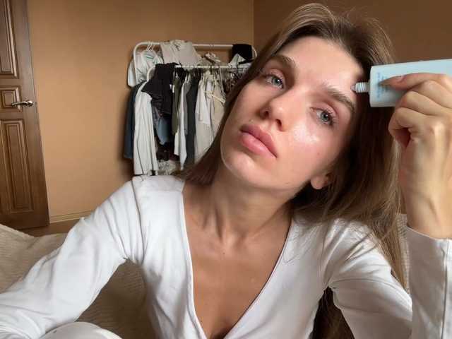 BlondellFriot live cam on BongaCams