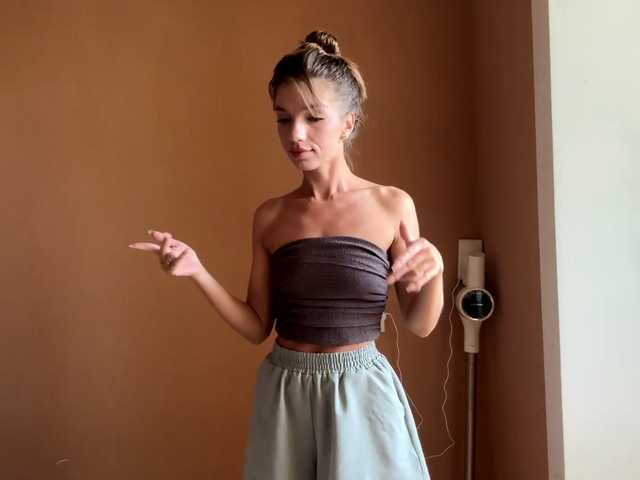 BlondellFriot live cam on BongaCams