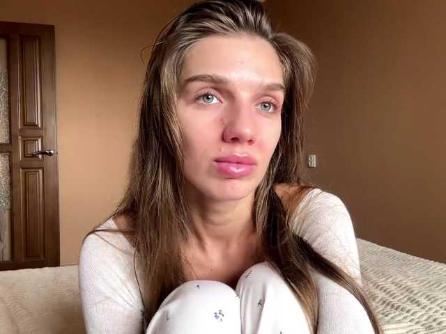 BlondellFriot live cam on BongaCams