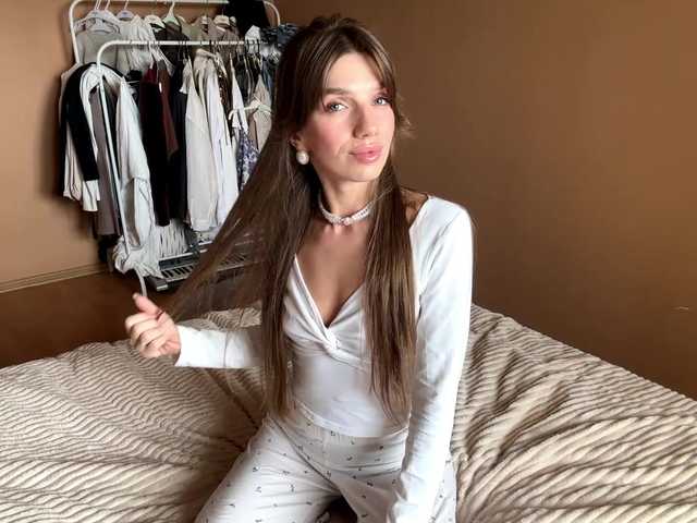 BlondellFriot live cam on BongaCams