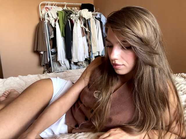 BlondellFriot live cam on BongaCams