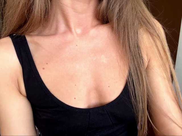 BlondellFriot live cam on BongaCams
