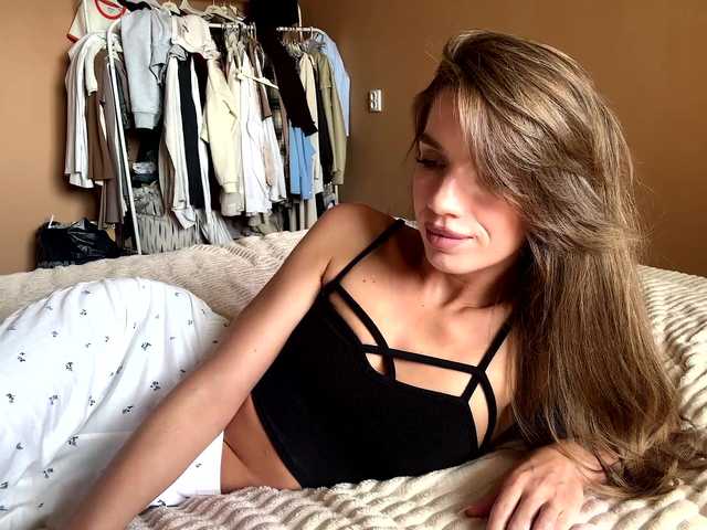 BlondellFriot live cam on BongaCams