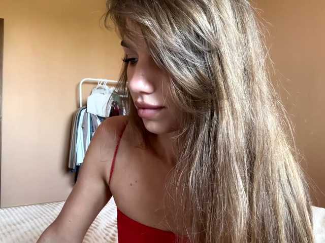 BlondellFriot live cam on BongaCams