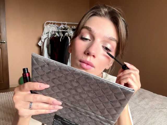 BlondellFriot live cam on BongaCams
