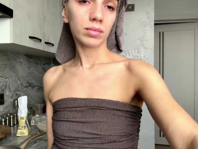 BlondellFriot live cam on BongaCams
