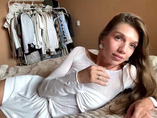 BlondellFriot live cam on BongaCams