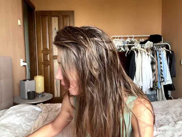 BlondellFriot live cam on BongaCams