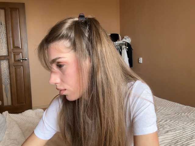 BlondellFriot live cam on BongaCams