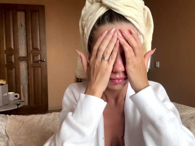BlondellFriot live cam on BongaCams