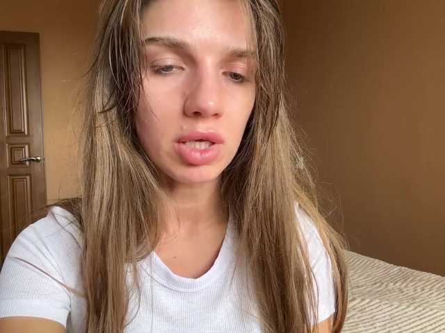 BlondellFriot live cam on BongaCams