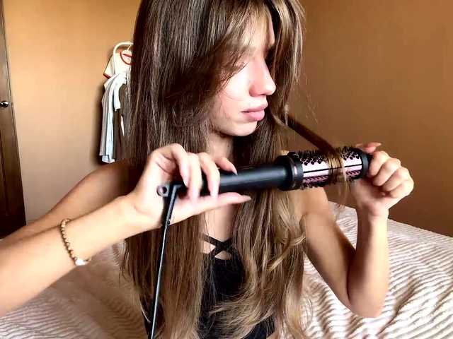 BlondellFriot live cam on BongaCams