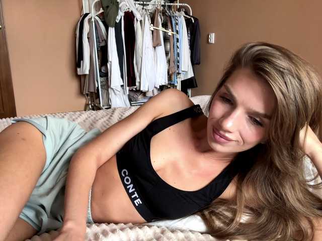 BlondellFriot live cam on BongaCams