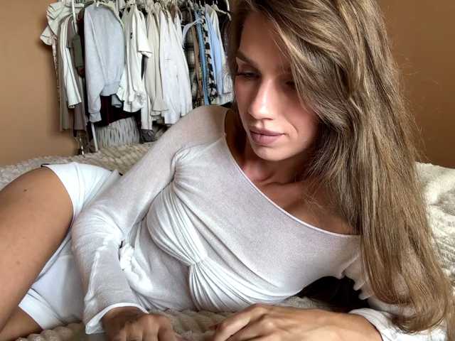 BlondellFriot live cam on BongaCams