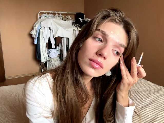 BlondellFriot live cam on BongaCams