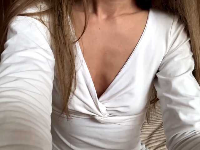 BlondellFriot live cam on BongaCams