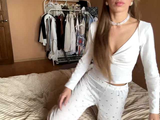 BlondellFriot live cam on BongaCams