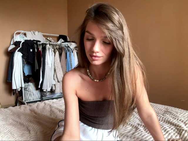 BlondellFriot live cam on BongaCams