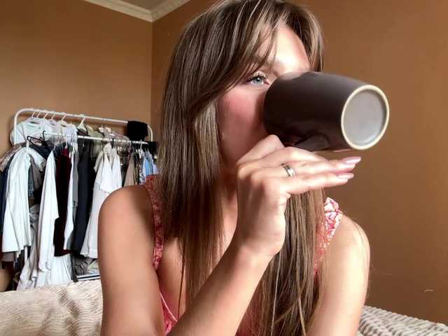 BlondellFriot live cam on BongaCams