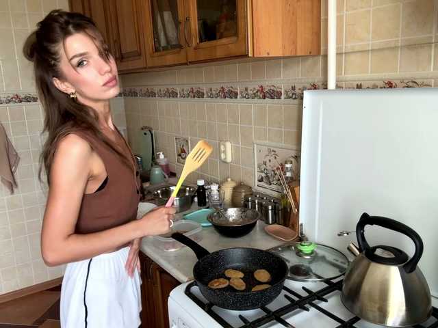 BlondellFriot live cam on BongaCams