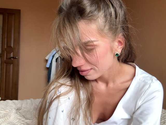 BlondellFriot live cam on BongaCams