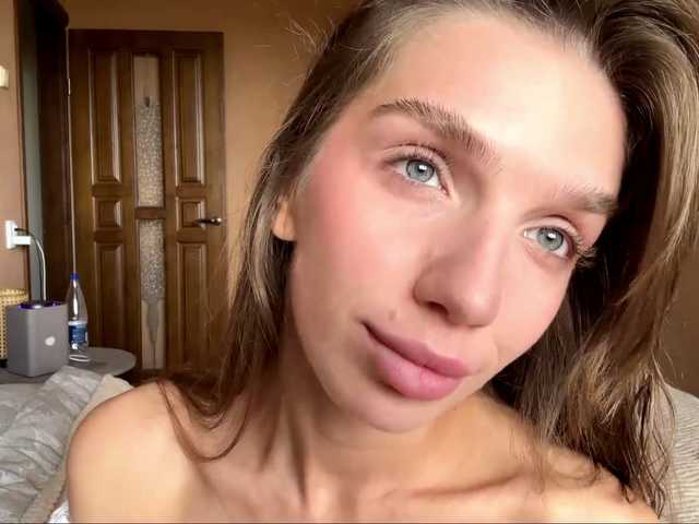 BlondellFriot live cam on BongaCams